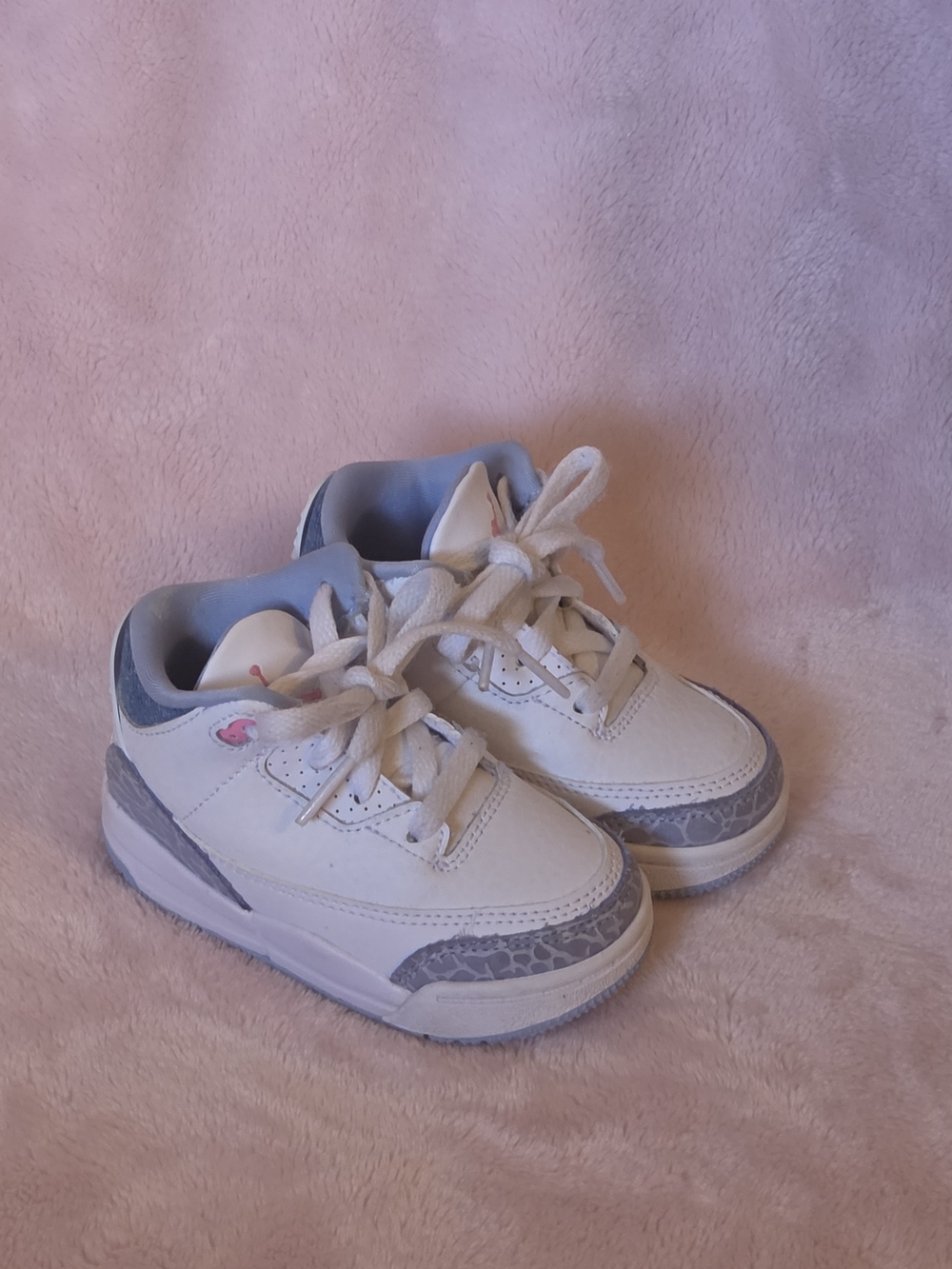 Jordan Kids White and Gray Low-Top Sneakers with Pink Logo Accent